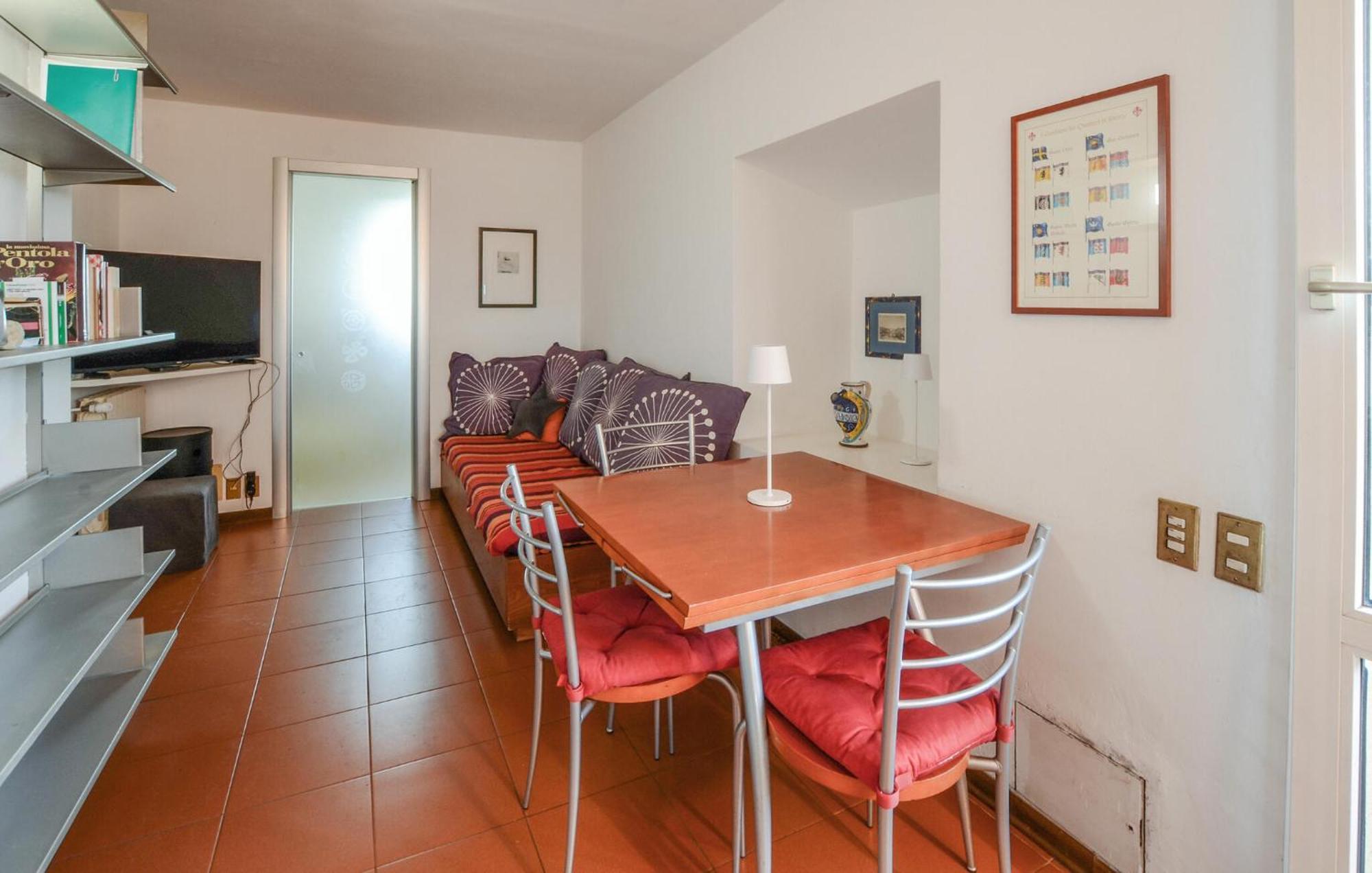 1 Bedroom Lovely In Apartment