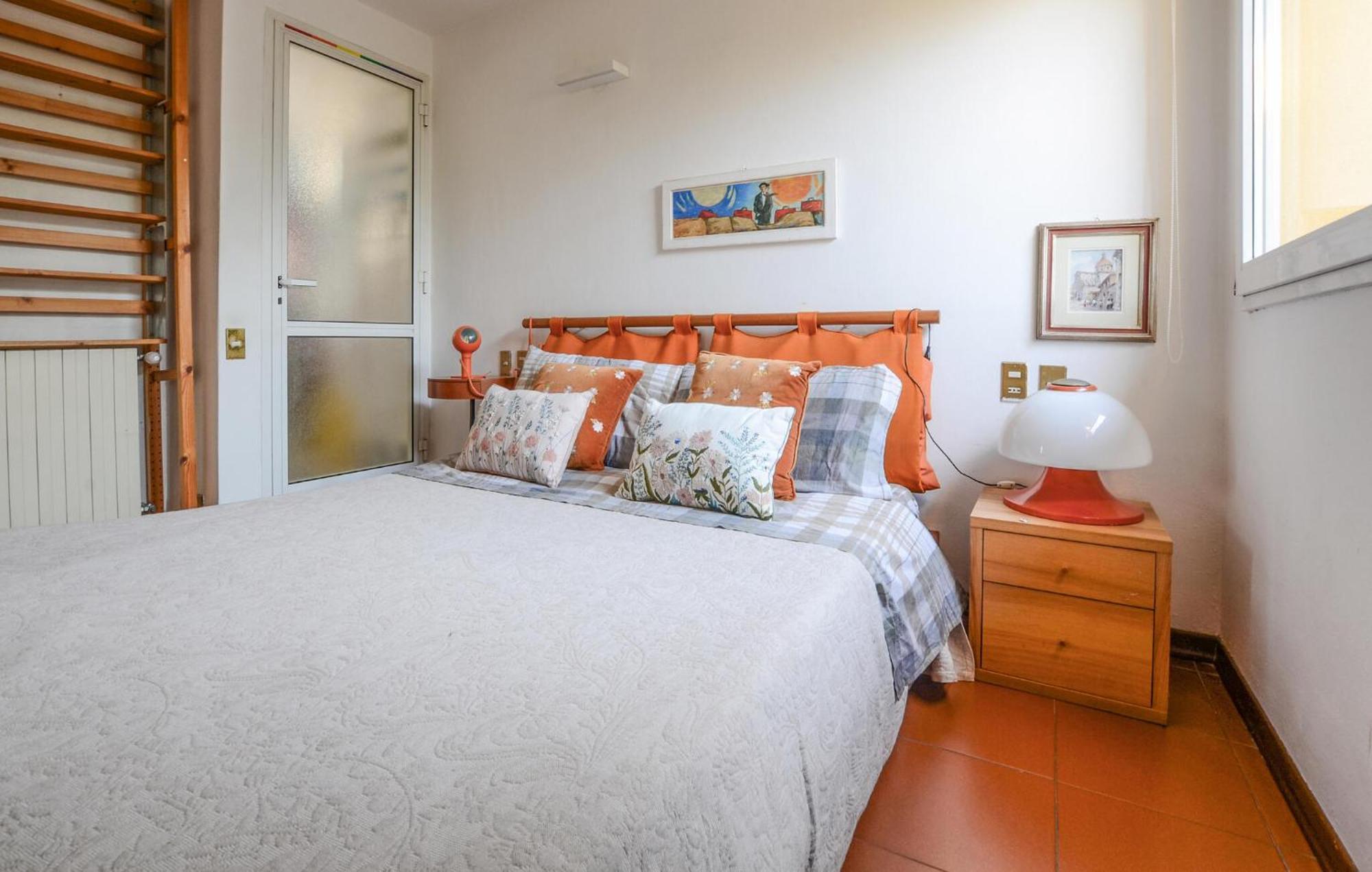 1 Bedroom Lovely In Apartment Florence