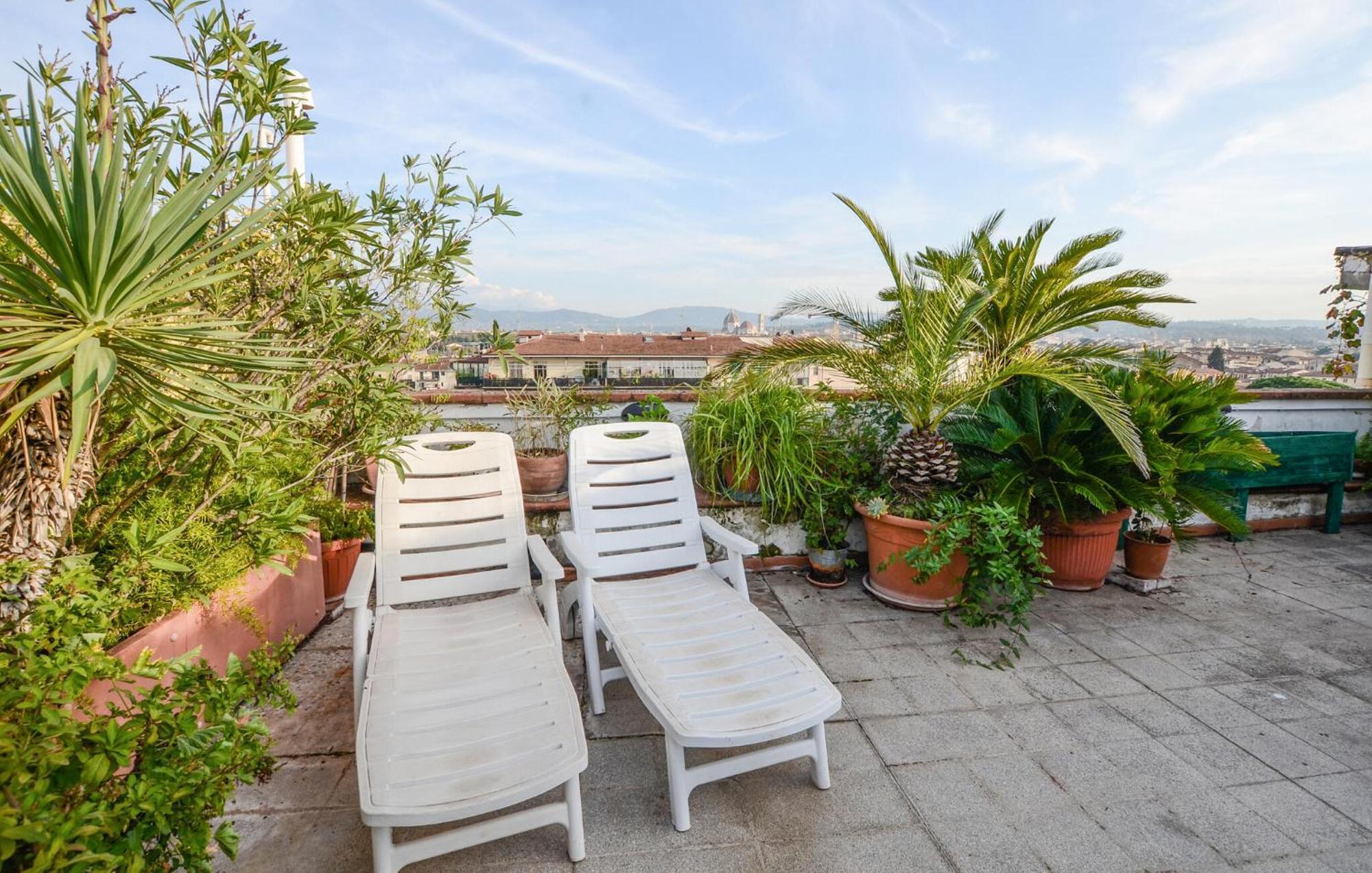1 Bedroom Lovely In Apartment Florence