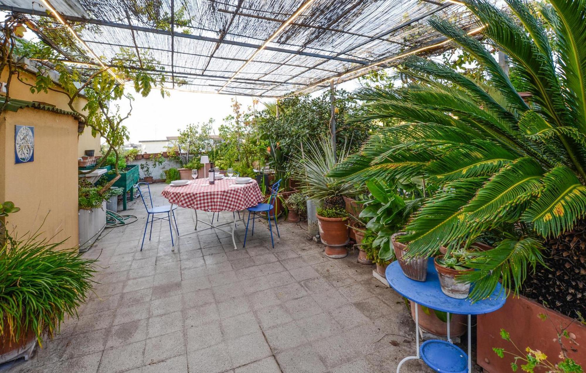 1 Bedroom Lovely In Apartment *